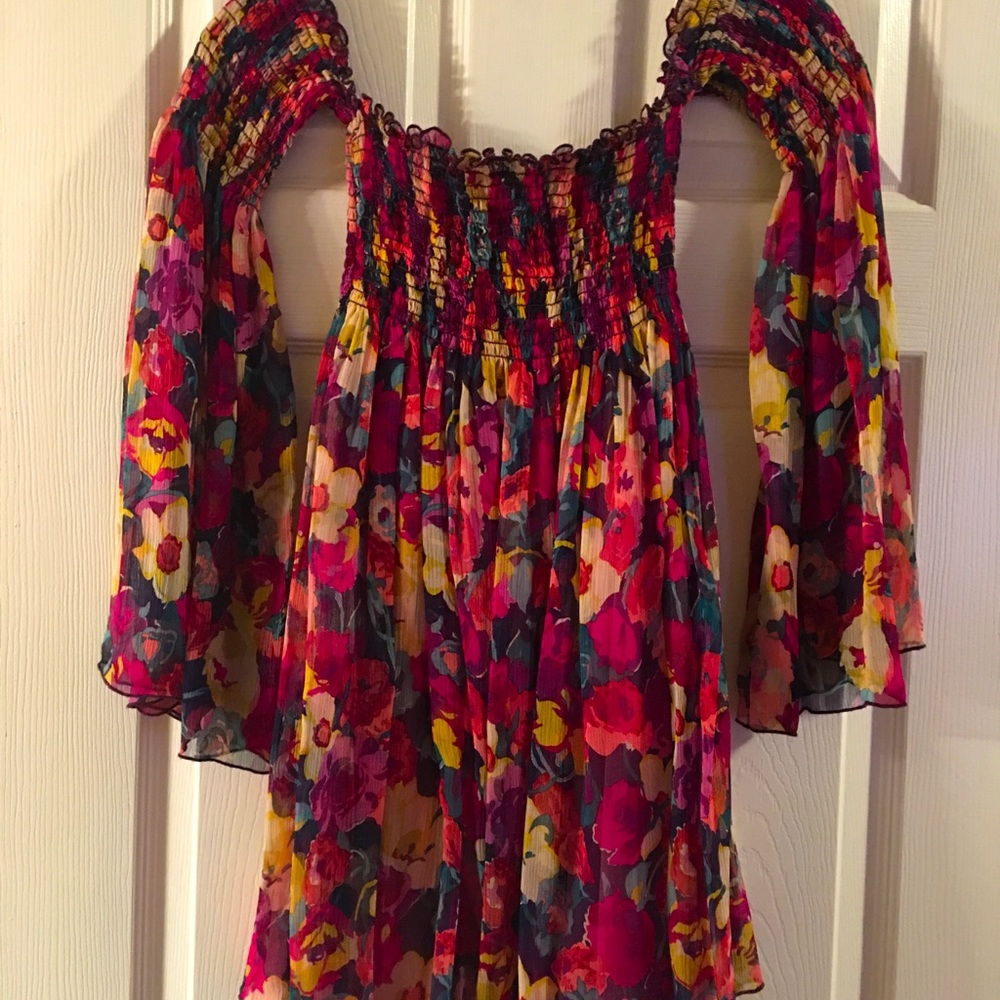 Betsy Johnson Petite off shoulder floral blouse